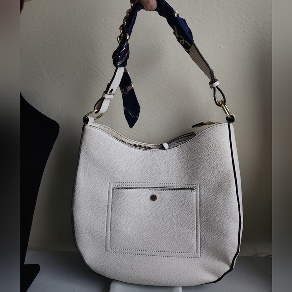 Steve Madden Cream Shoulder Hobo with Gold Chain Detail And Unbranded Twilly - Picture 3 of 8